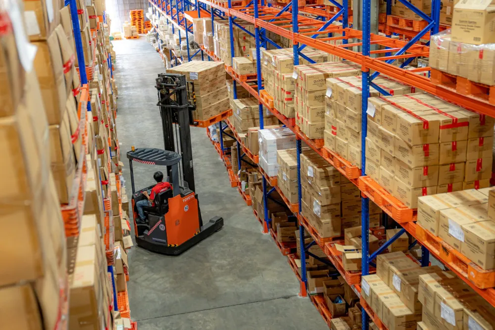 Các nhà logistics nỗ lực phục vụ thị trường e-logistics nội địa. ẢNH: THU HÀ thuong-mai-dien-tu_3.jpg