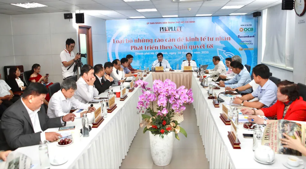 Phiên thảo luận chuyên sâu tại tọa đàm "Loại bỏ những rào cản để kinh tế tư nhân phát triển theo Nghị quyết 68". Ảnh: MINH HOÀNG kinh tế tư nhân