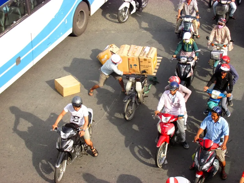 Người Sài Gòn mệt mỏi với 'điệp khúc' kẹt xe hằng ngày ảnh 7