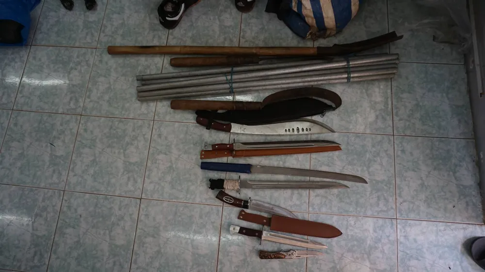 Gần 100 cảnh sát vây bắt sòng bạc 'quý bà' ảnh 2 Gần 100 cảnh sát vây bắt sòng bạc 'quý bà' ảnh 2