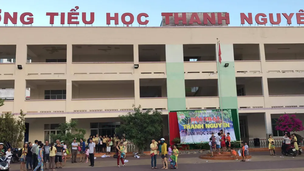 Làm rõ nhiều vấn đề vụ còng tay tại Trường Thanh Nguyên ảnh 1