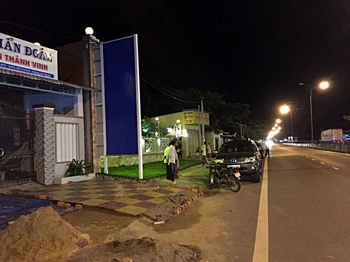 Tấp xe vào lề đường nghe điện thoại thì bị đâm tử vong ảnh 1 Tấp xe vào lề đường nghe điện thoại thì bị đâm tử vong ảnh 1