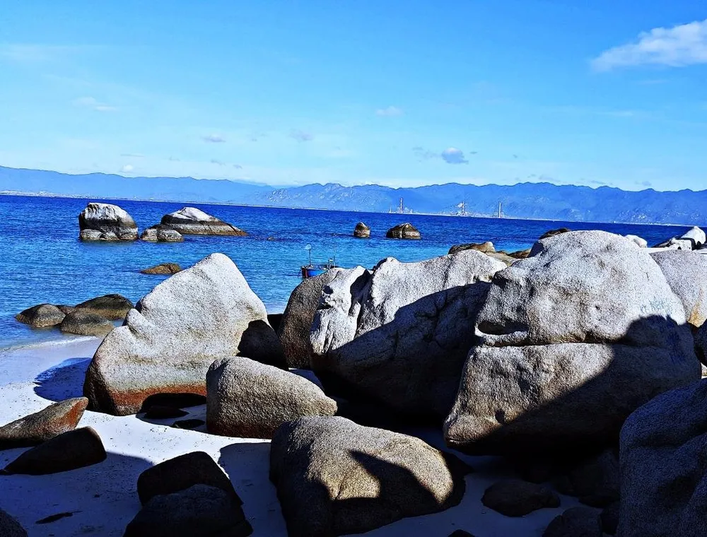 Cấp phép đổ 1 triệu m3 bùn thải xuống biển Vĩnh Tân ảnh 3 Cấp phép đổ 1 triệu m3 bùn thải xuống biển Vĩnh Tân ảnh 3