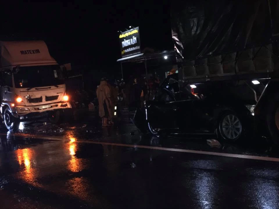 2 sĩ quan công an tử nạn trên xe Camry ảnh 2