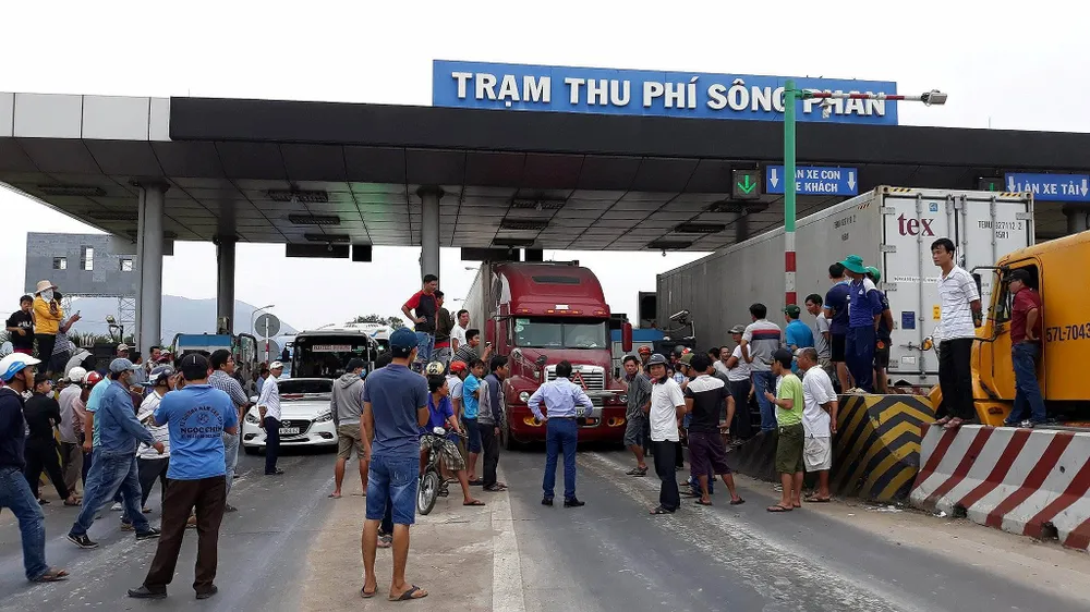 BOT Sông Phan lại 'thất thủ', đóng xả trạm liên tục ảnh 3