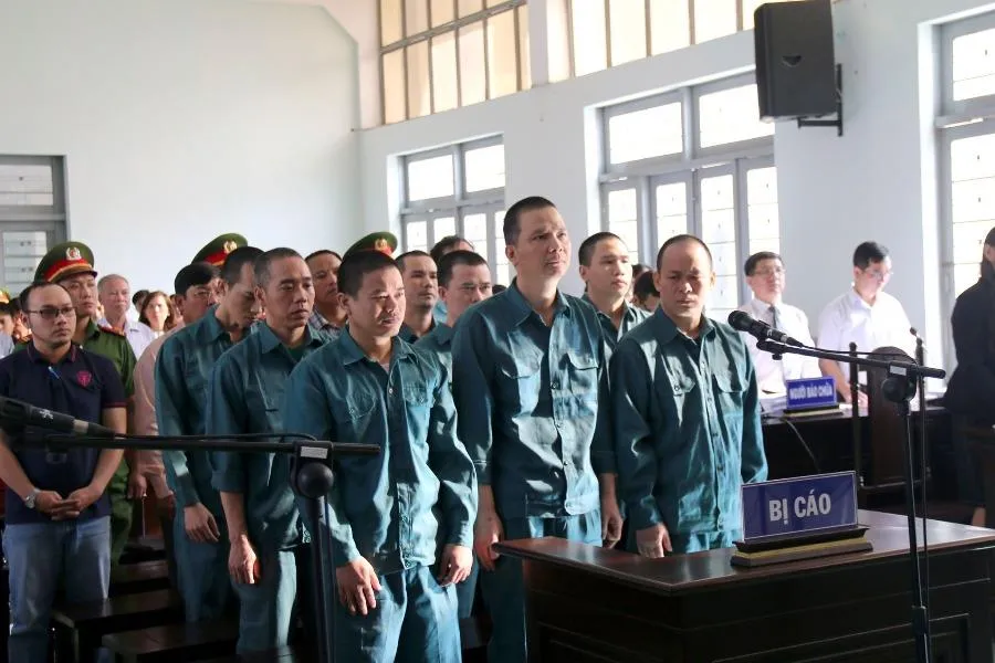 Tuyên án vụ buôn lậu xăng dầu lớn nhất từ trước đến nay ảnh 1