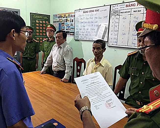 ong-tran-hoang-khoi-bi-khoi-to