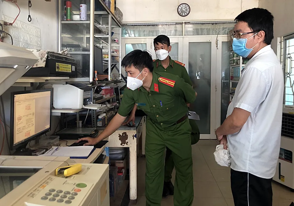 Khởi tố 2 người trong nhóm làm phiếu xét nghiệm COVID-19 giả ở Bình Thuận ảnh 2 Khởi tố 2 người trong nhóm làm phiếu xét nghiệm COVID-19 giả ở Bình Thuận ảnh 2