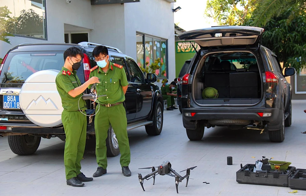 Việc C01 bay flycam là để kiểm tra toàn bộ diện tích dự án.