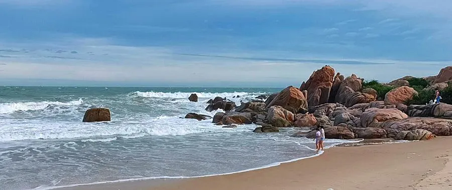 Bãi biển nơi ông T gặp nạn. Ảnh: PĐ