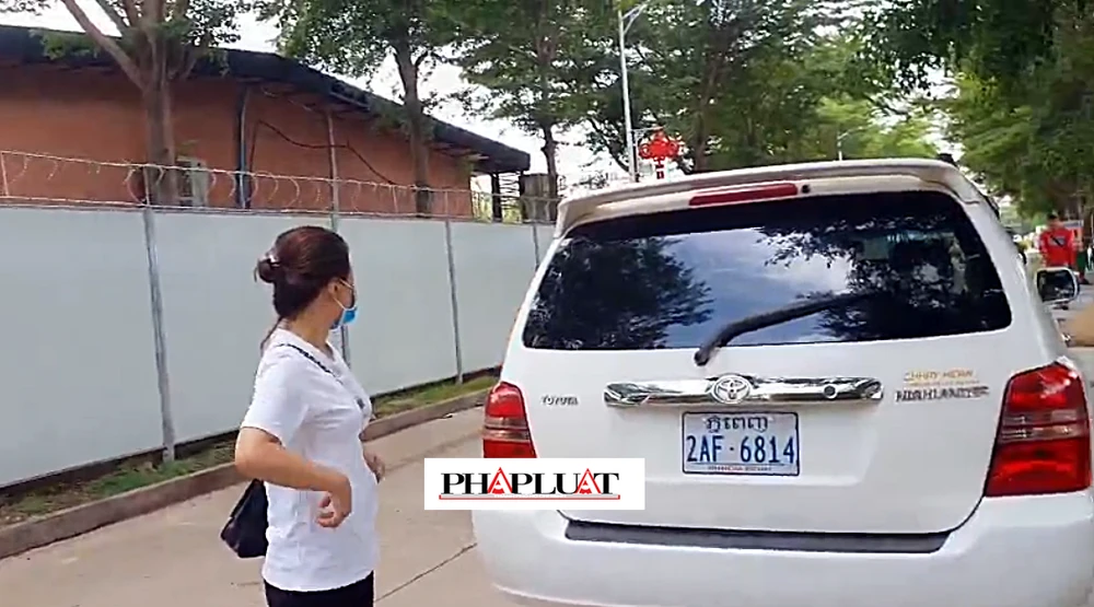 Một cô gái bị sập bẫy sang Campuchia vừa được giải cứu. Ảnh TH.