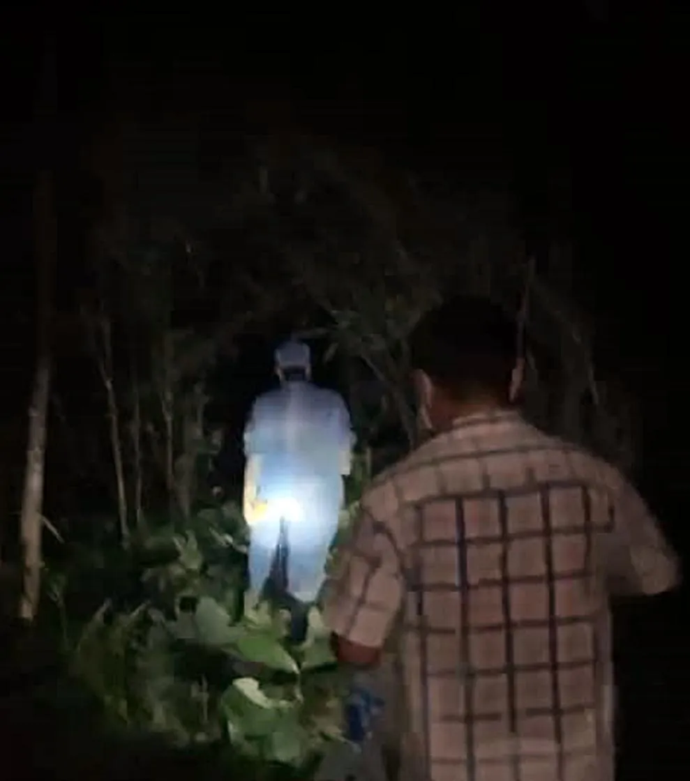 Một nhóm tìm kiếm cụ bà ban đầu trong nhiều ngày nhưng vô vọng. Ảnh PĐ.