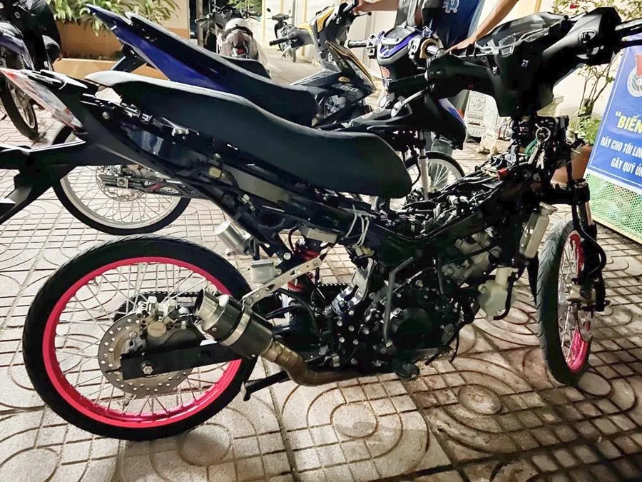 Các mô tô tham gia đều thay đổi toàn bộ kết cấu. Ảnh: PĐ