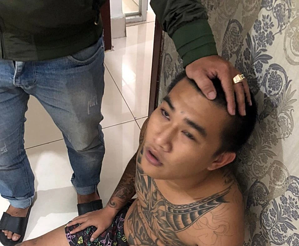 Phúc bị Cảnh sát hình sự phát hiện, tạm giữ khẩn cấp. Ảnh PP