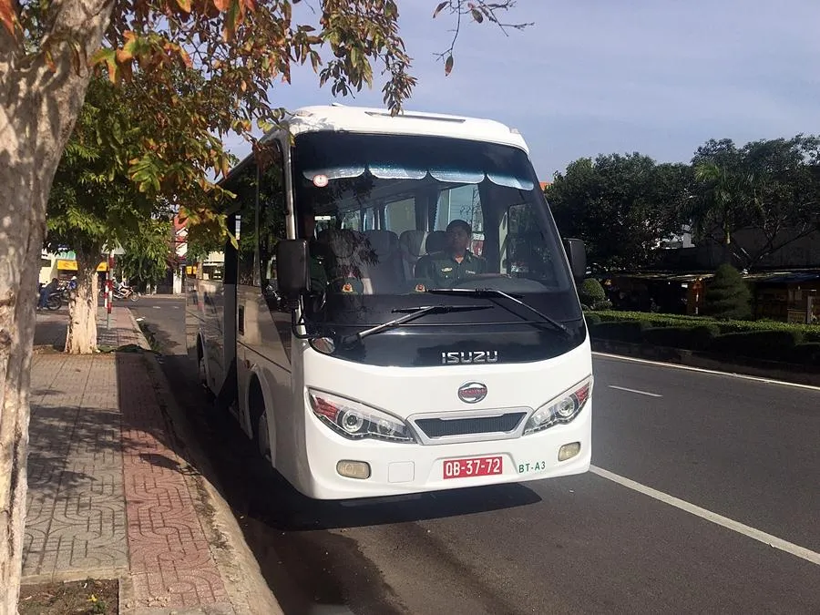 Xe của BĐBP Bình Thuận chuẩn bị xuất phát. Ảnh: TT Xe của BĐBP Bình Thuận chuẩn bị xuất phát. Ảnh: TT