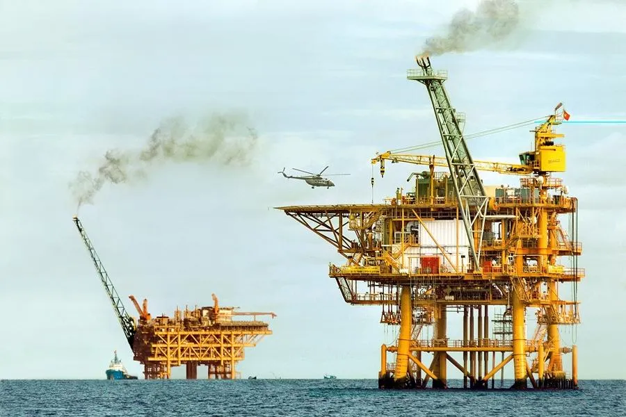 Mỏ dầu trên vùng biển Bình Thuận. Ảnh ĐHT.