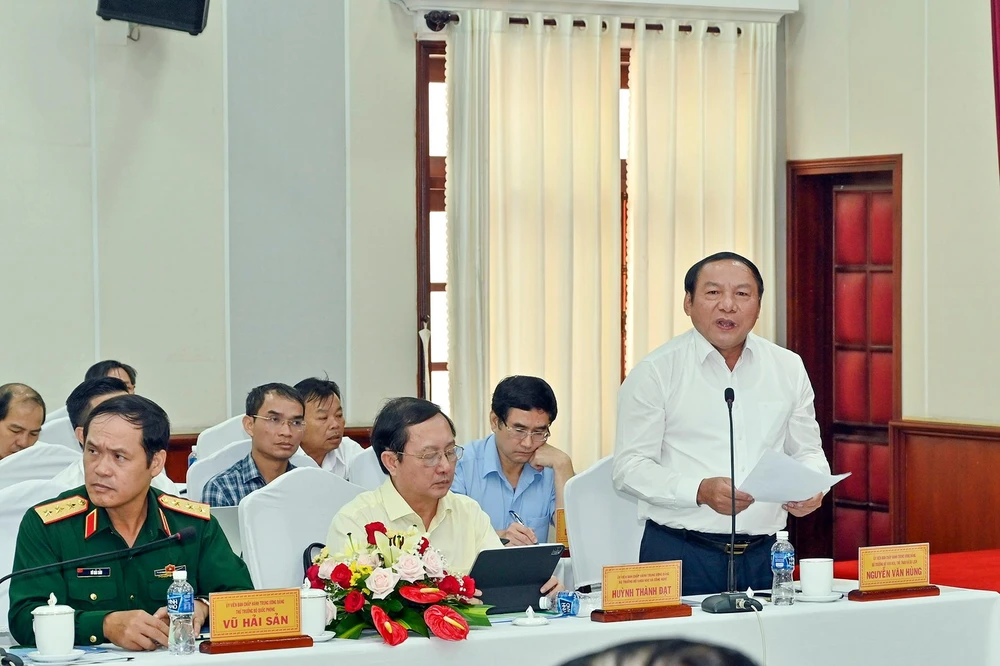 Ông Nguyễn Văn Hùng, Bộ trưởng Bộ VH-TT&amp;DL phát biểu. Ảnh: ĐH