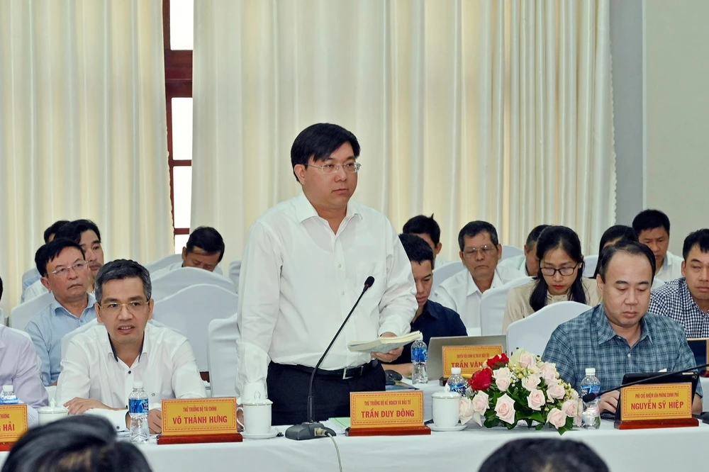 Thứ trưởng Bộ KH&amp;ĐT Trần Duy Đông phát biểu về các đề xuất của Bình Thuận. Ảnh: ĐH