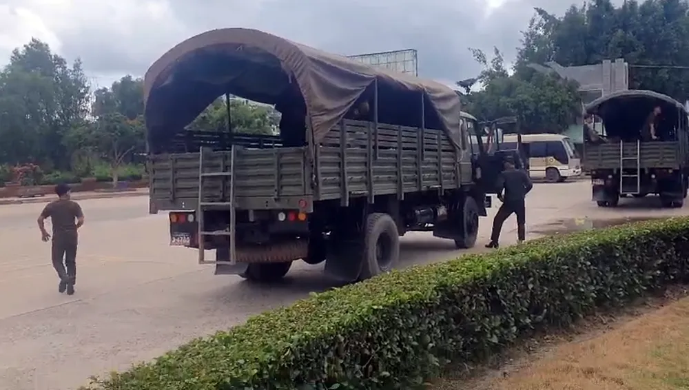 Cảnh sát Hoàng Gia Campuchia tham gia giải cứu những lao động Việt Nam tại một casino. Cảnh sát Hoàng Gia Campuchia tham gia giải cứu những lao động Việt Nam tại một casino.