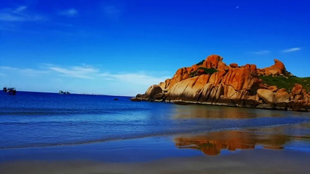 Bình Thuận có lợi thế 192km bờ biển rất đẹp. Ảnh PN.