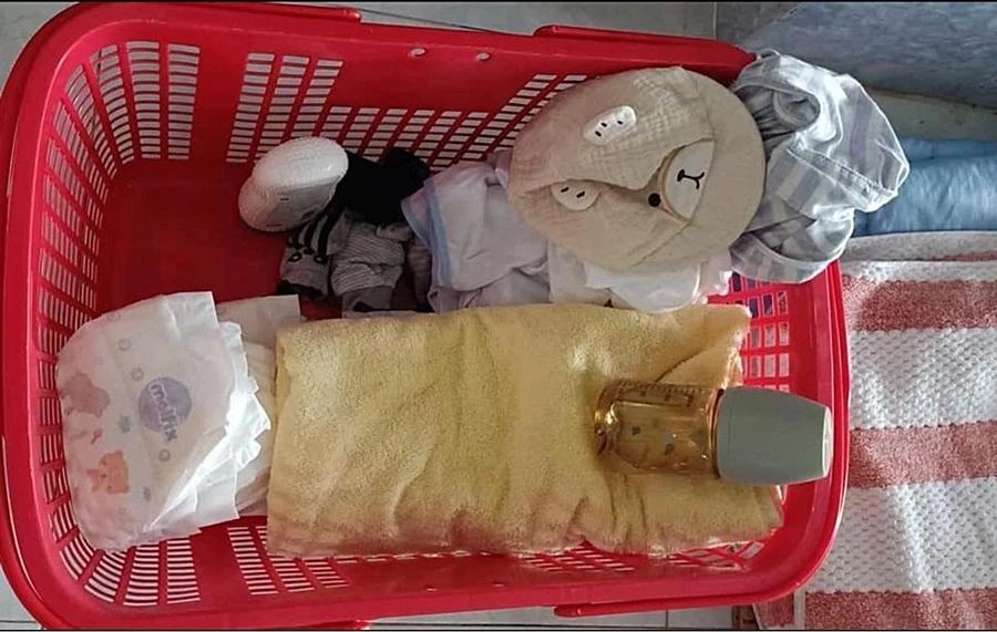 Vật dụng người mẹ khi bỏ rơi con để lại.