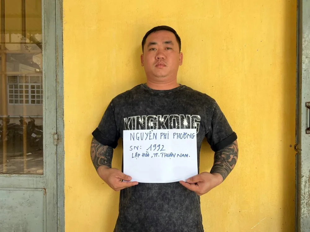 Nguyễn Phi Phương đã đến đầu thú, giao nộp súng. Ảnh: NY Nguyễn Phi Phương đã đến đầu thú, giao nộp súng. Ảnh: NY