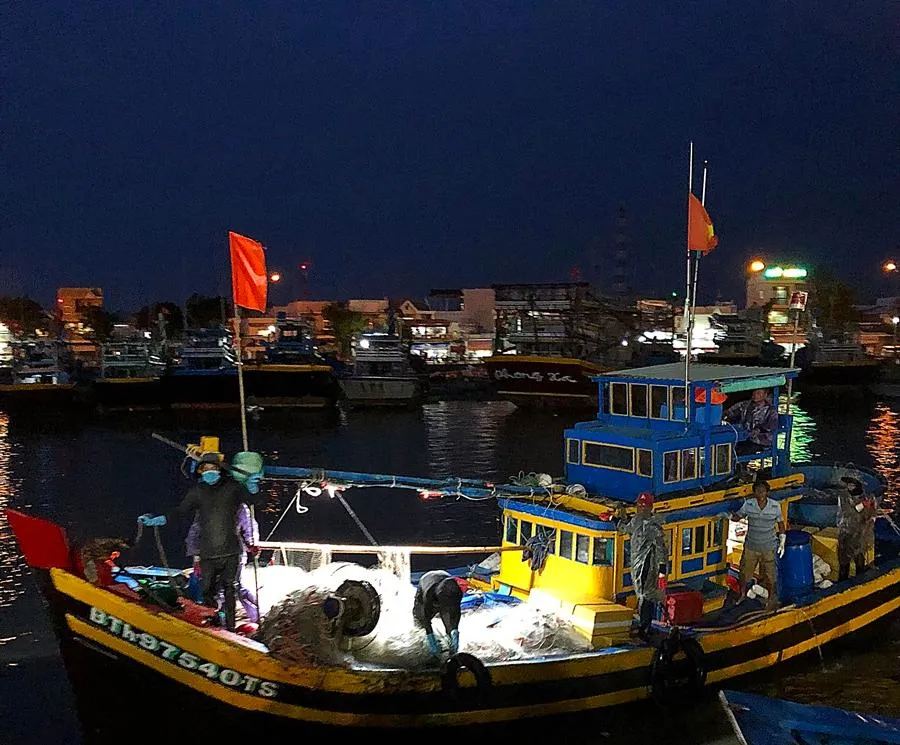 Thuyền trưởng và toàn bộ thuyền viên trên tàu cá may mắn được cứu sống. Ảnh PĐ.