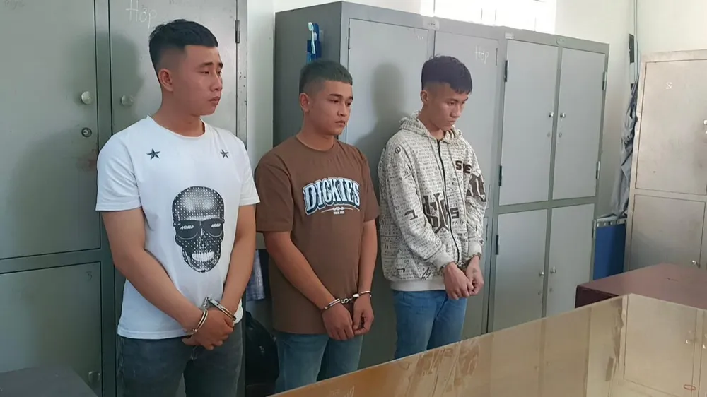 Ba thanh niên bị bắt giam. Ảnh CA.