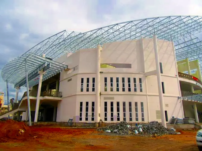 Công trình hiện rất ngổn ngang.