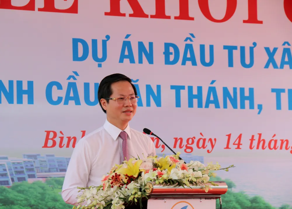 Ông Đoàn Anh Dũng, Chủ tịch UBND tỉnh Bình Thuận phát biểu tại lễ khởi công. Ảnh NT. Ông Đoàn Anh Dũng, Chủ tịch UBND tỉnh Bình Thuận phát biểu tại lễ khởi công. Ảnh NT.