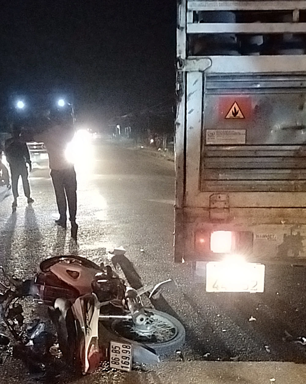 Vụ tai nạn khiến cả gia đình anh Trần Văn Thái thiệt mạng. Ảnh PĐ.