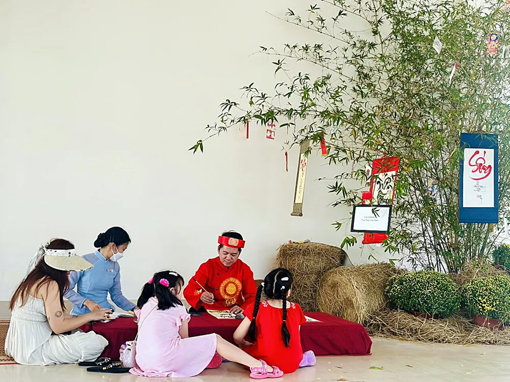 Trung tá Huỳnh Nhật Duy viết thư pháp dịp Tết Qúy Mão 2023 Trung tá Huỳnh Nhật Duy viết thư pháp dịp Tết Qúy Mão 2023