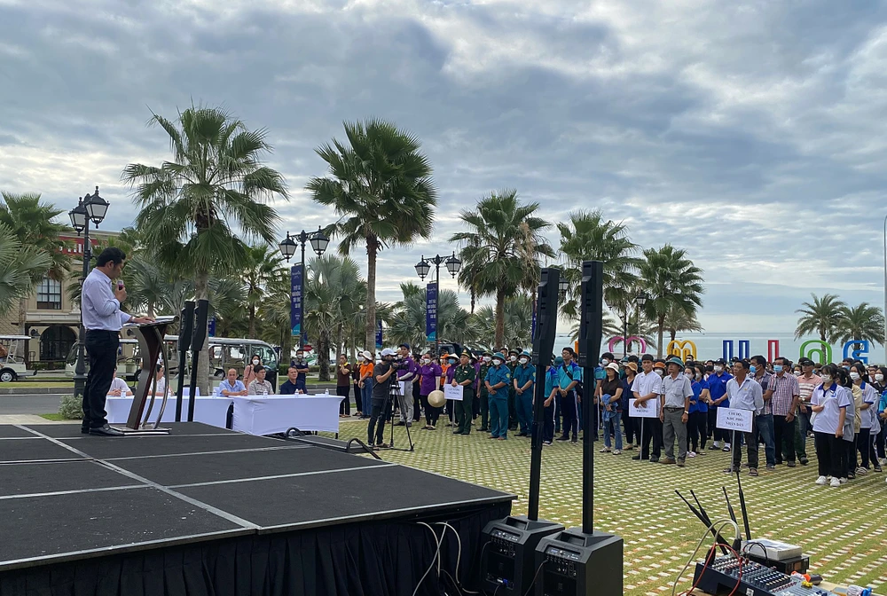 Ông Bùi Ngọc Lâm, Chủ tịch phường Mũi Né phát động chương trình.