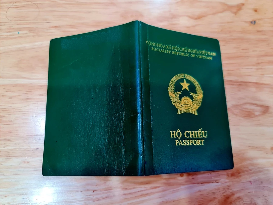 Người dân cần cảnh giác với dịch vụ cấp hộ chiếu trực tuyến. Ảnh: PN.