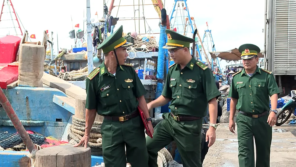 Bộ đội Biên phòng Bình Thuận thường xuyên tăng cường tuyên truyền cho ngư dân đánh bắt cá không vi phạm lãnh hải nước ngoài