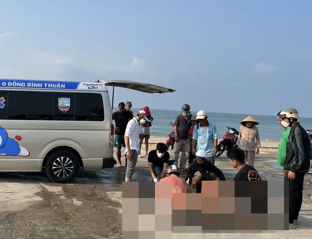 Một trường hợp đuối nước thương tâm tại Bình Thuận vào đầu tháng 5-2023. Ảnh: CTĐ Một trường hợp đuối nước thương tâm tại Bình Thuận vào đầu tháng 5-2023