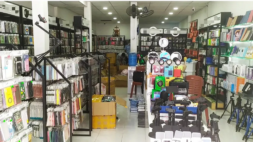 Hàng ngàn linh kiện của cửa hàng này đã bị tạm giữ