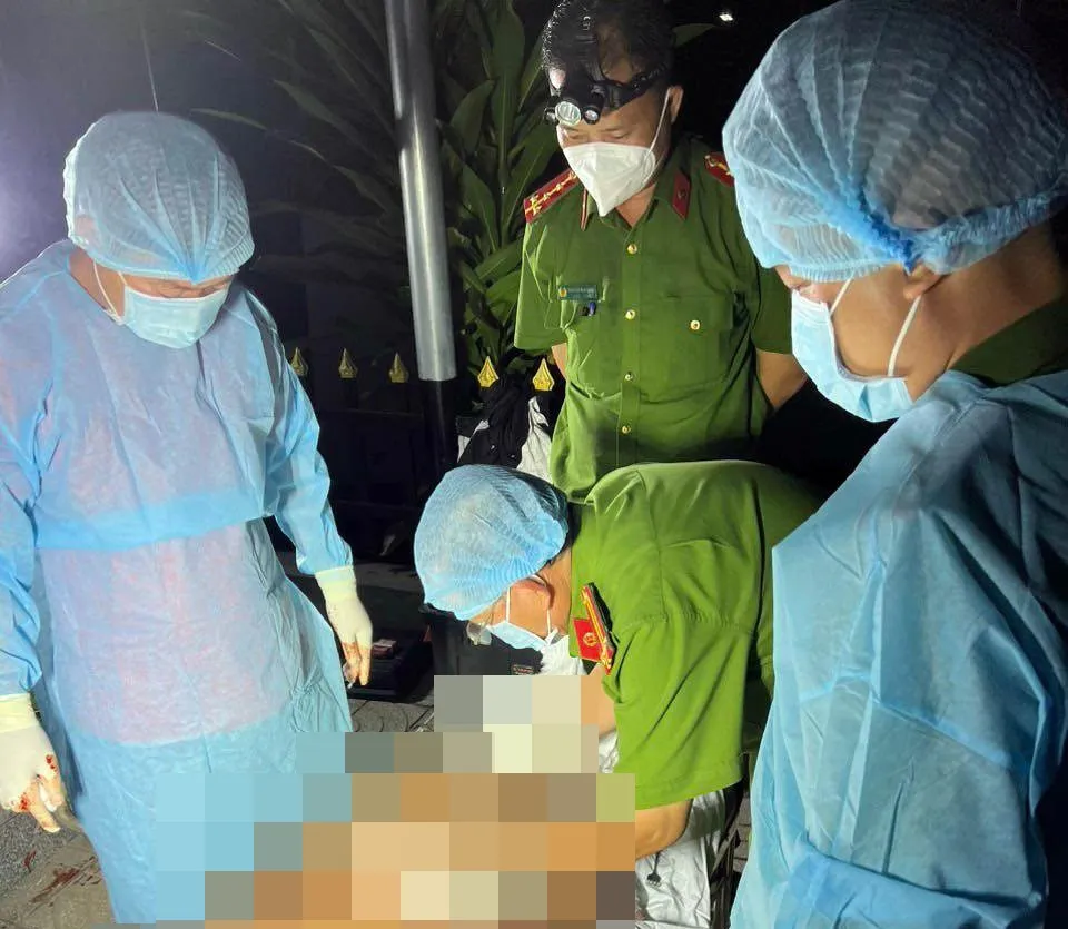 Cơ quan điều tra tiến hành khám nghiệm. Ảnh: PP. Cơ quan điều tra tiến hành khám nghiệm. Ảnh: PP.