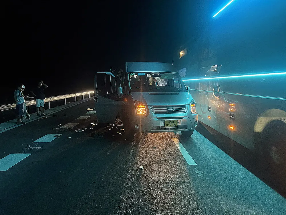 Hiện trường vụ tai nạn. Ảnh PĐ.