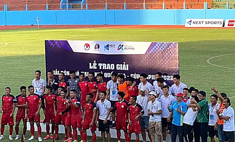 Đội bóng đá Bình Thuận khi thăng hạng Nhất. bong-da-binh-thuan1.jpg