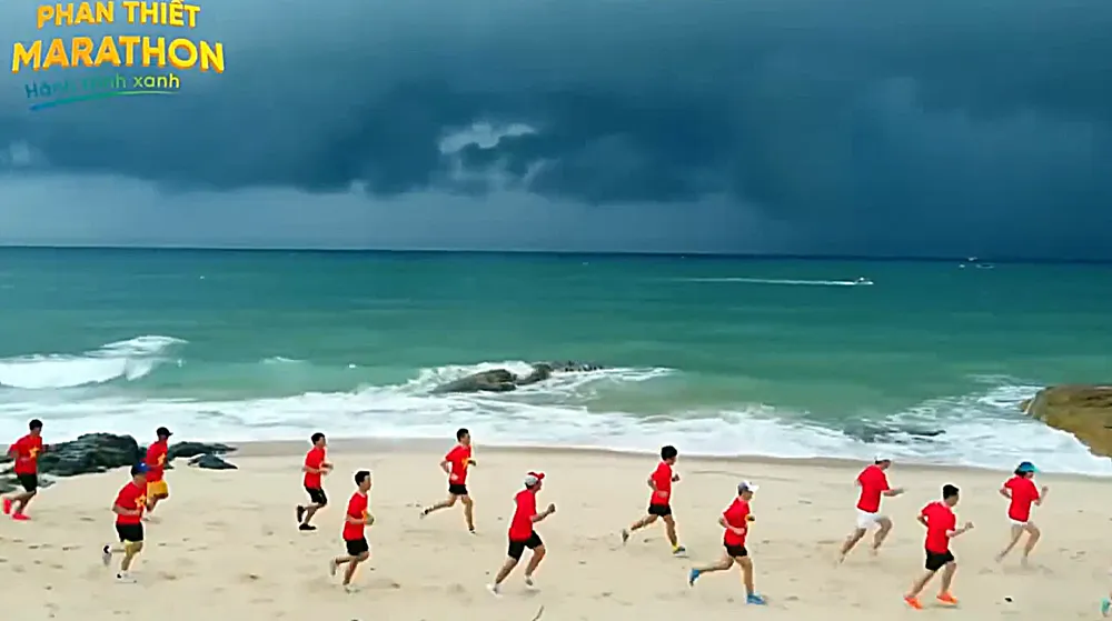 Marathon Phan Thiết Hành trình xanh được xem là cung đường ven biển đẹp nhất Việt Nam. ma-ra-thon1.png
