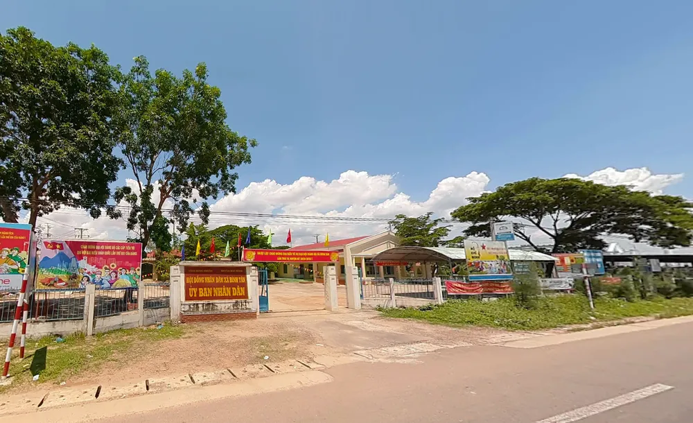 UBND xã Bình Tân (Bắc Bình, Bình Thuận) có đến bảy cán bộ đi trễ; năm cán bộ, công chức vắng mặt không lý do. Bình Thuận