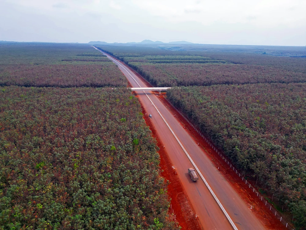 Cao tốc Phan Thiết - Dầu Giây đoạn qua Đồng Nai. Ảnh PHƯƠNG NAM cao tốc