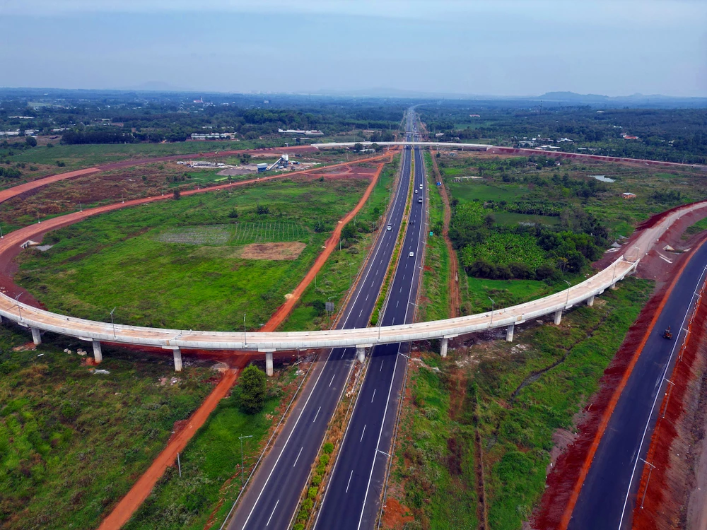 Vòng xoay kết nối cao tốc TPHCM-Long Thành-Dầu Giây và cao tốc Phan Thiết-Dầu Giây. Ảnh PN. cao-toc (3).JPG