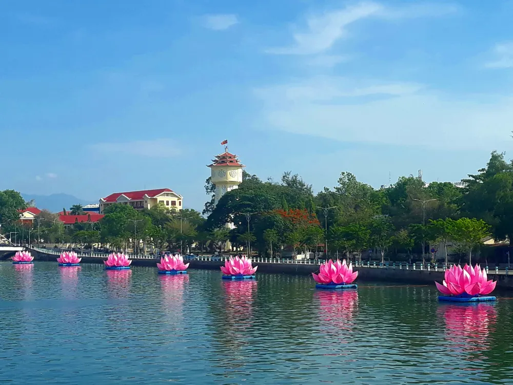 7 đóa hoa sen trên sông Cà Ty. Ảnh NĐH. hoa sen