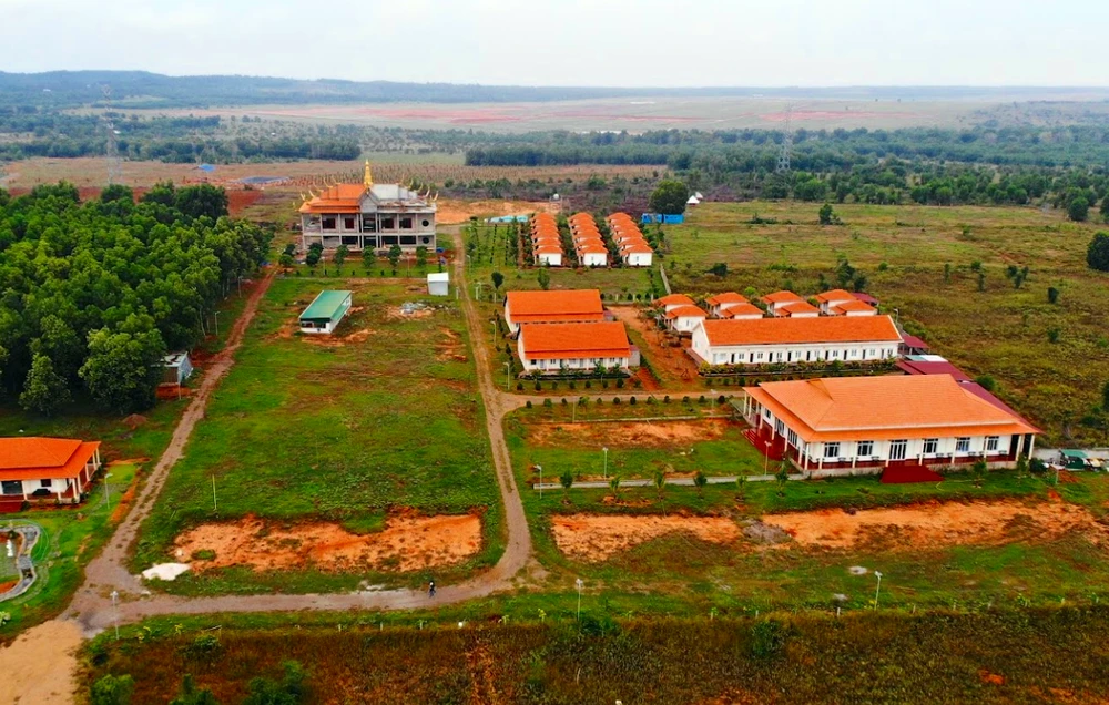 Trong tháng 5-2024 sẽ thẩm định xong để bồi thường công trình của Thiền viện Từ Lâm ảnh hưởng tĩnh không của sân bay. san-bay1.png