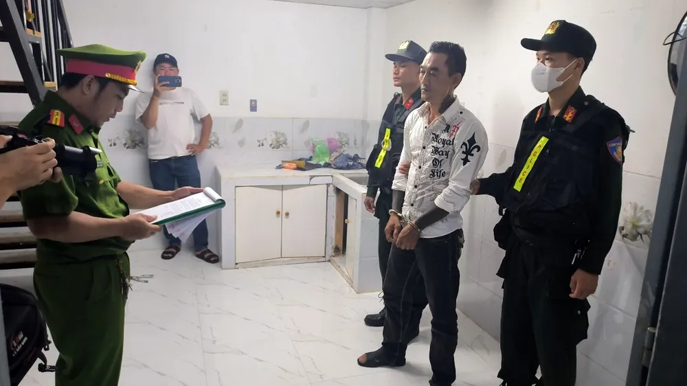 Đối tượng hình sự Nguyễn Văn Hùng hoạt động vô cùng táo tợn, manh động khiến người dân và doanh nghiệp ở địa phương vô cùng lo lắng. doi-tuong-hinh-su (1).jpg