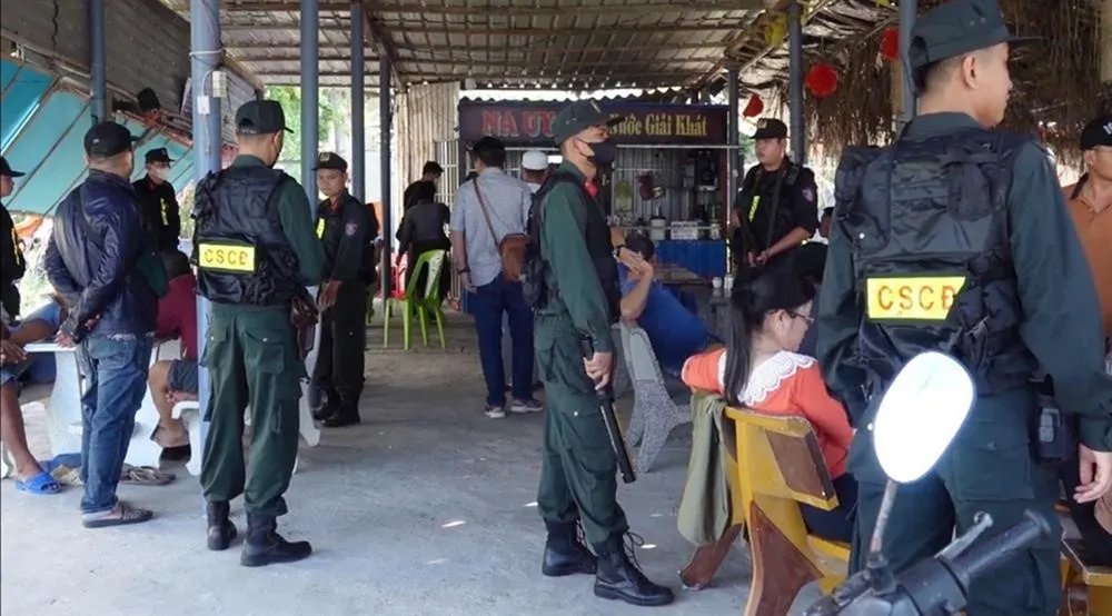 Công an triệt phá đường dây cá độ bóng đá tại huyện Tuy Phong. cá độ bóng đá