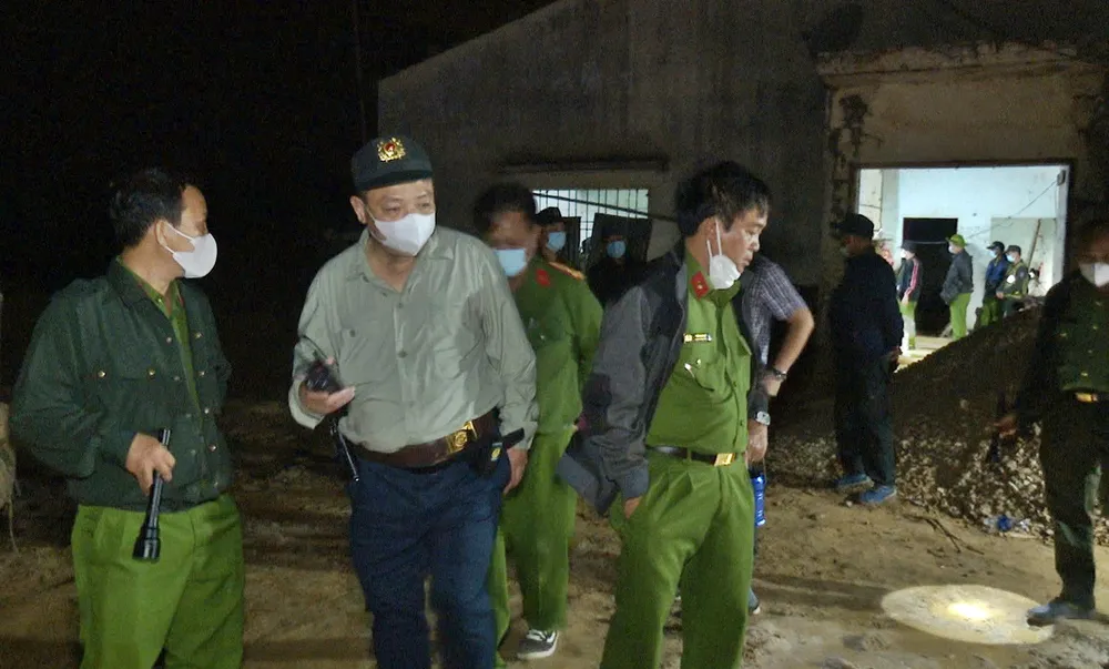 khai-thac-vang (6).jpg