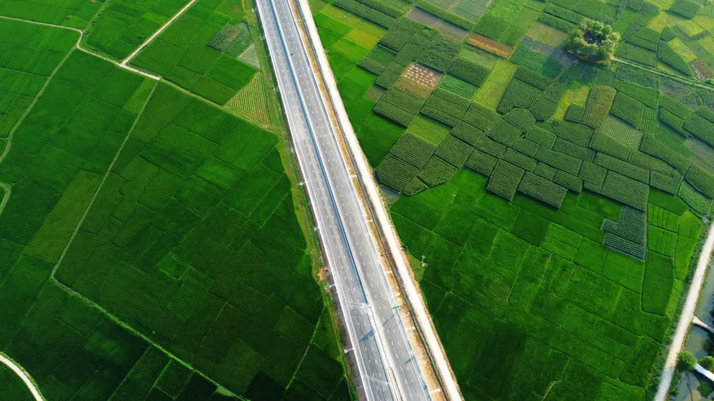 Cao tốc Mai Sơn-QL45 cũng do Nhà nước đầu tư. Ảnh ĐẶNG TRUNG. nha-nuoc-dau-tu.jpg